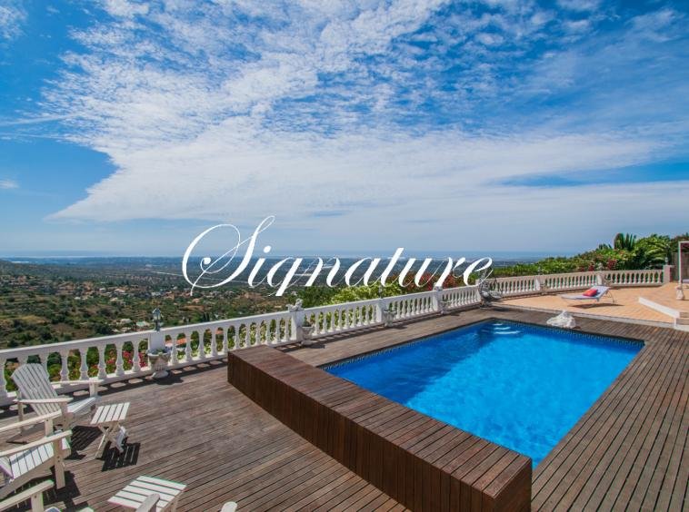 Fantastic 5 bedroom villa in Estoi fully renovated and with an astonishing sea view