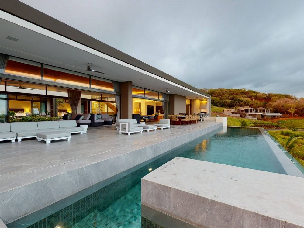 Buy a superb villa with sea view in Mauritius 1062363178