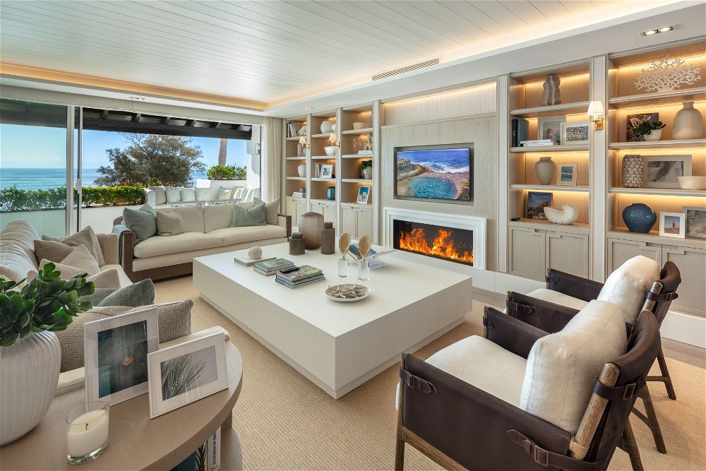 Luxury duplex penthouse with sea views in Puente Romano, Marbella 1111176294