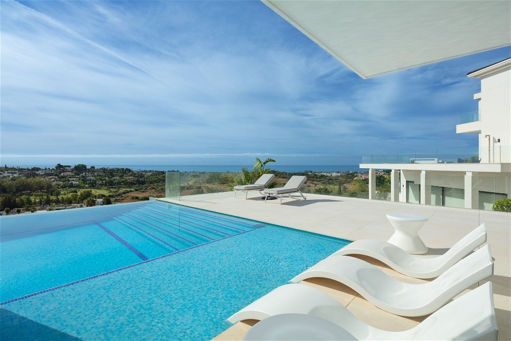 Contemporary villa for sale in El Paraiso with panoramic views 1295306926