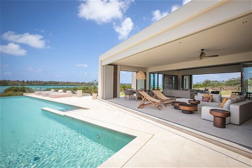 For sale a master villa on the water in Mauritius 1454961271
