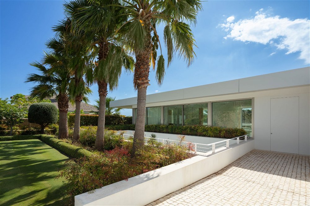 Exceptional golf-front villa for sale on the Costa del Sol 1910424231