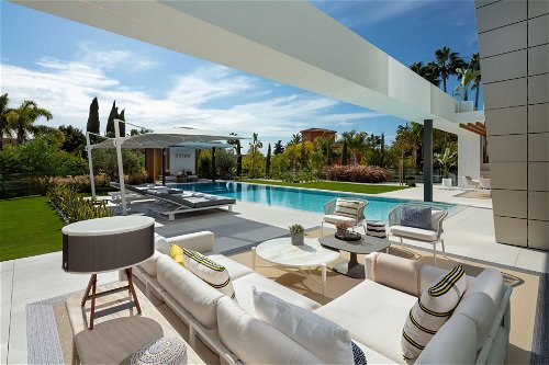 For sale on the Costa del Sol a luxury property with pool in Marbella 1947488062