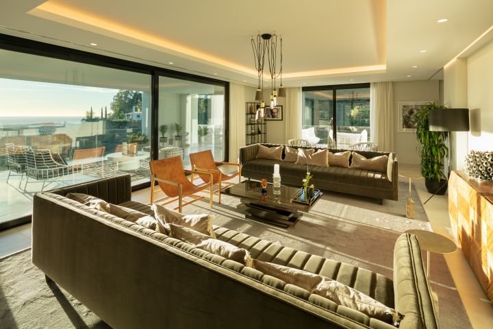 Contemporary villa with sea view for sale in Marbella 2132238817