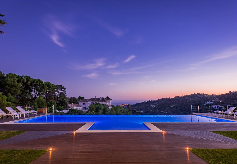 Breathtaking modern villa in a luxury complex 2191352386