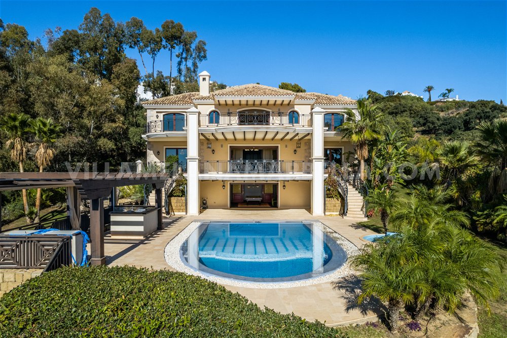 Luxury villa for sale in Los Monteros, Costa del Sol 2224255386