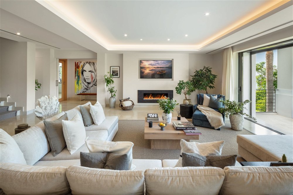 Luxury contemporary villa in El Herrojo, Marbella 3070216034