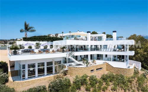 Luxury villa at La Quinta Golf Resort, Marbella 3140907128