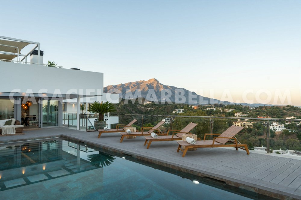 Luxury villa at La Quinta Golf Resort, Marbella 3140907128