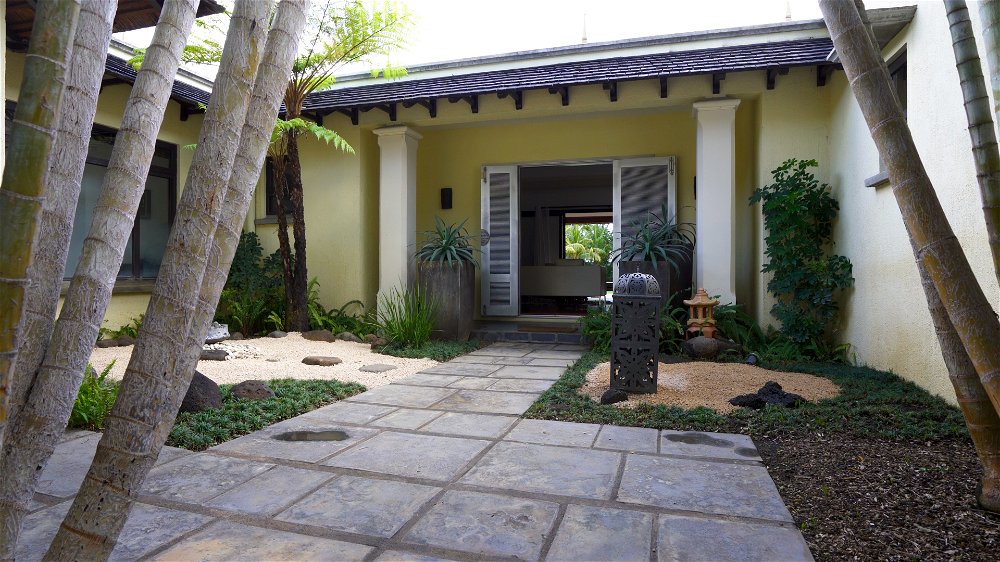 For sale a magnificent luxury villa on the Golf de Tamarina in the west of Mauritius 3205452059
