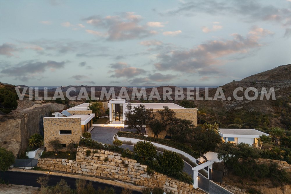 Modern Marbella villa with panoramic sea views 3230426462
