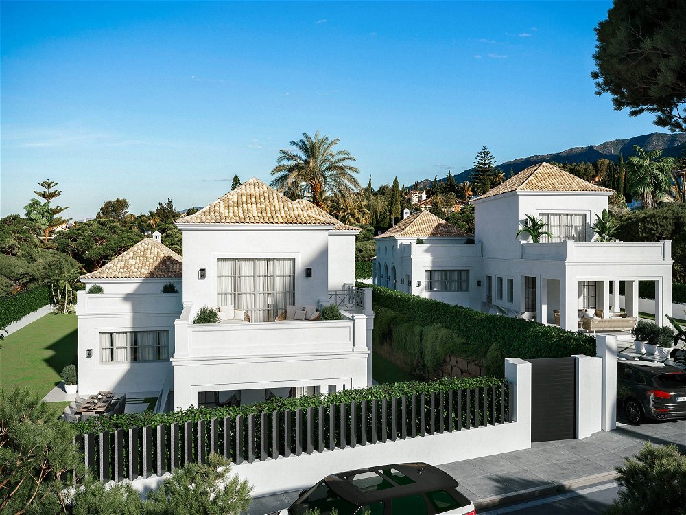 For sale The villas are situated close to Marbella’s most prestigious Los Naranjos Golf course. 3264632732