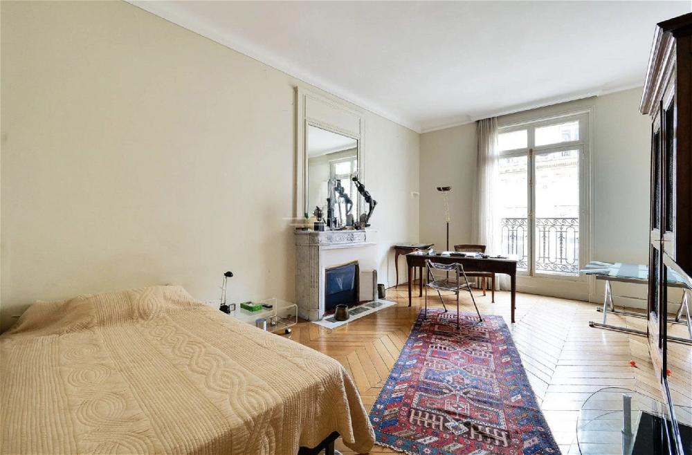 Buy a splendid 217 m2 flat in the heart of the 8th arrondissement in Paris, France 3288618201
