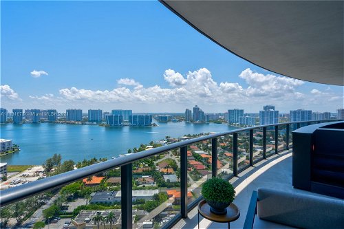 18555 Collins Ave # 2403 3307551575