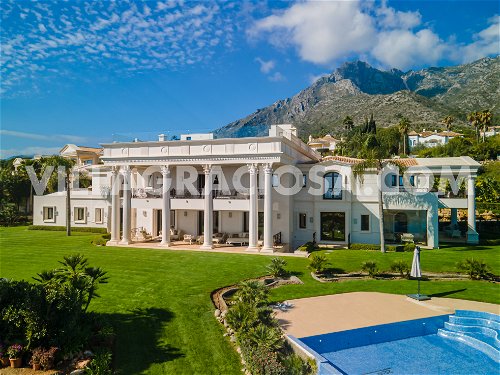 Architectural masterpiece overlooking the Mediterranean Sea in Sierra Blanca, Marbella 3392554242