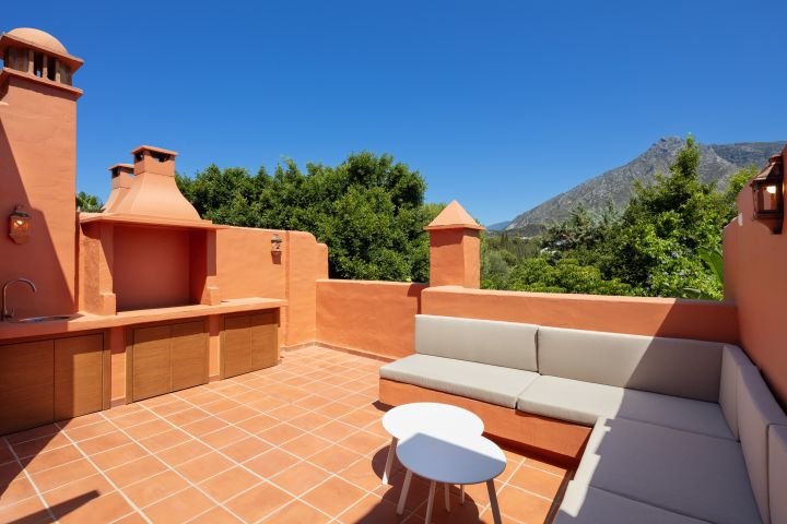 Luxury townhouse in Altos de Puente Romano, Marbella – Your prestigious oasis on the Golden Mile. 3478060615