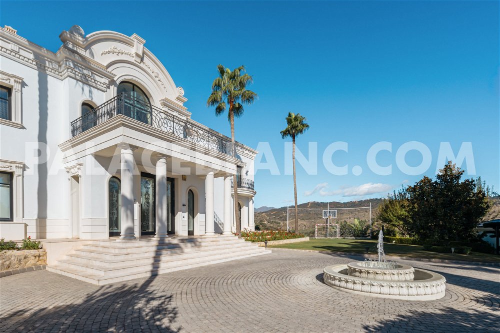 Large luxury mansion with sea view for sale at Hacienda Las Chapas, Marbella 3700557515