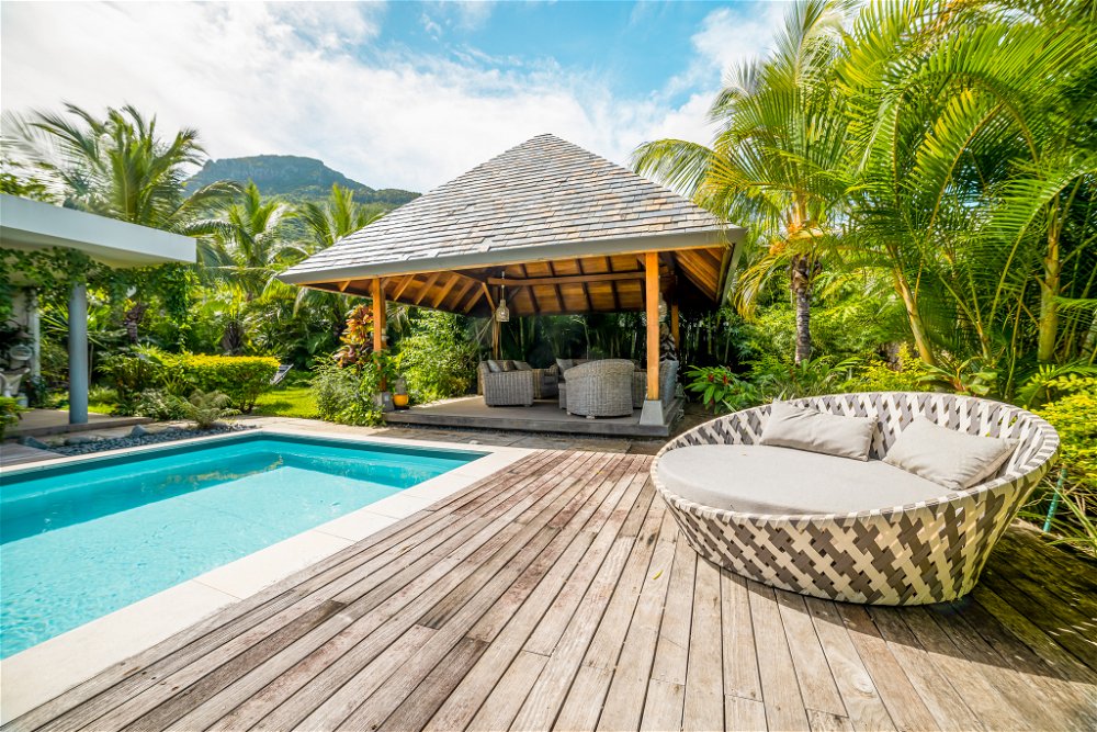 Luxurious 4-bedroom villa on the west coast: between comfort and authenticity 373346544