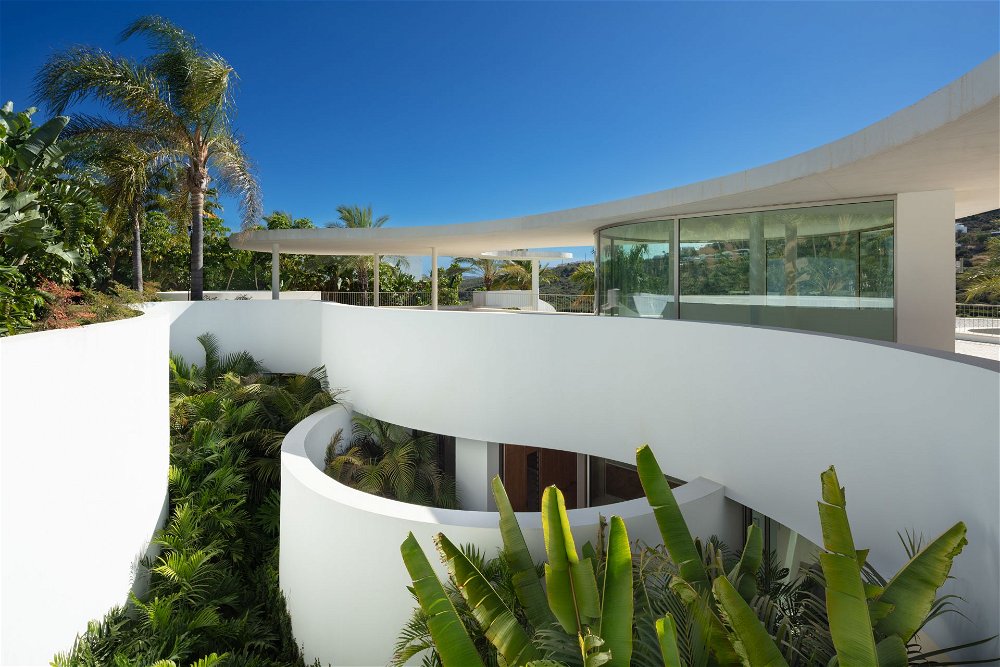 Exceptional villa for sale: an oasis of luxury and sophistication 3876360809