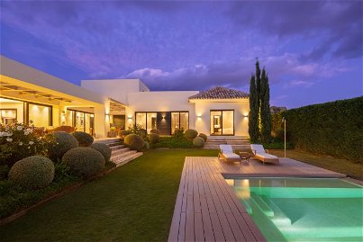 Mediterranean-style villa in Marbella, close to golf courses and amenities 3967648554