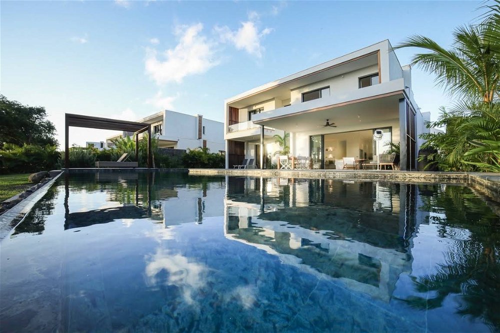 for sale in the heart of Tamarin Mauritius, luxury villa with pool and view 4103156078