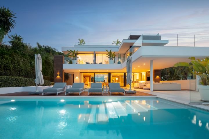 Prestigious modern villa with infinity Pool in Nueva Andalucía, Marbella 4241320114