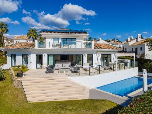 Stunning renovated family villa with breathtaking sea views in the Golf Valley (Nueva Andalucia) 486406797