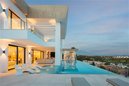Buy a luxury villa in Estepona with sea and golf views 512975084