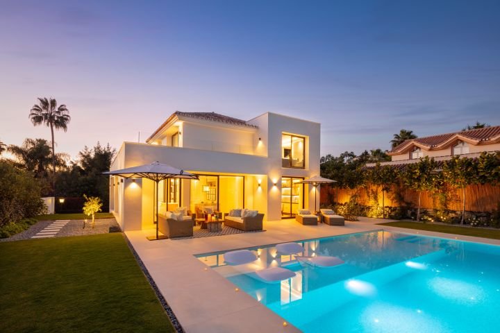 nvest in a luxury villa in the heart of the Golf Valley, Nueva Andalucia 531264161