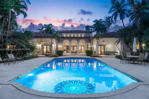 For sale: dream home on Palm Island – privacy, exclusivity and Mediterranean elegance! 832993701
