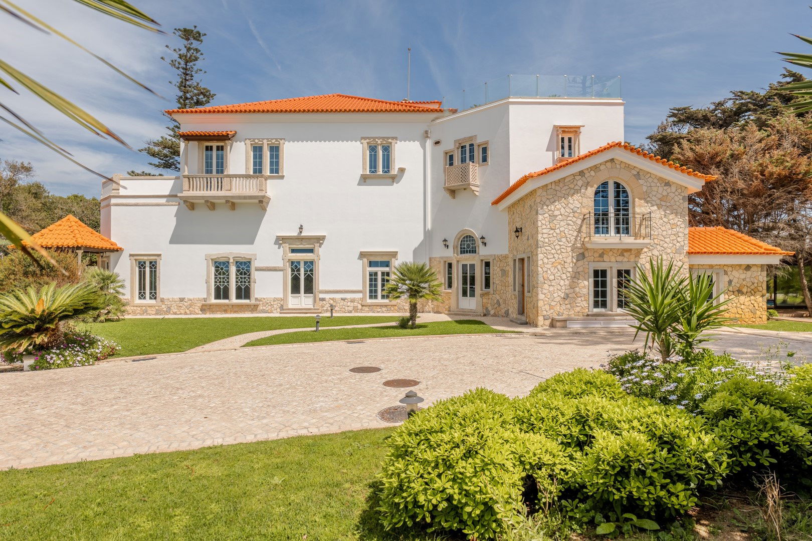 quinta-da-condessa-d-edla-a-paradise-by-the-sea-cascais-1339230944-fly