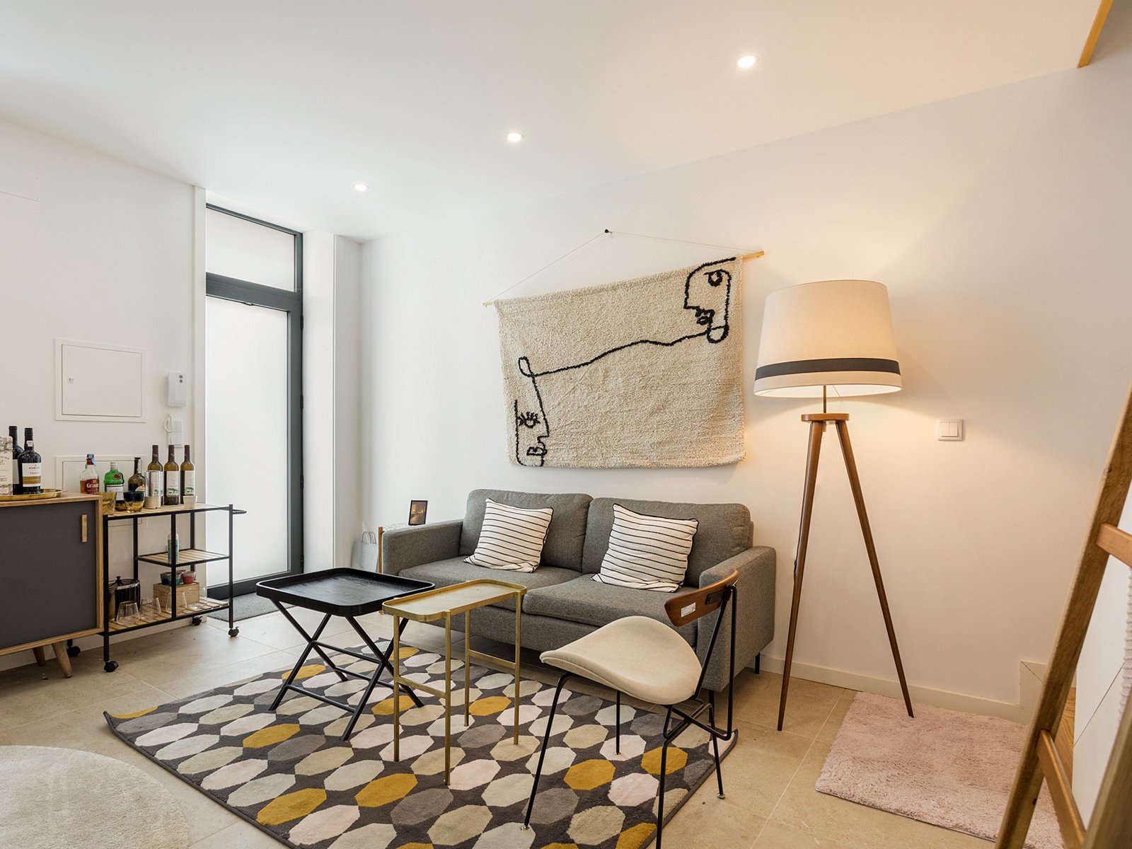 1-bedroom duplex villa new with patio in Porto city centre