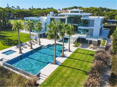 7-bedroom villa with swimming pools, in Quinta do Lago, Algarve 2242328931