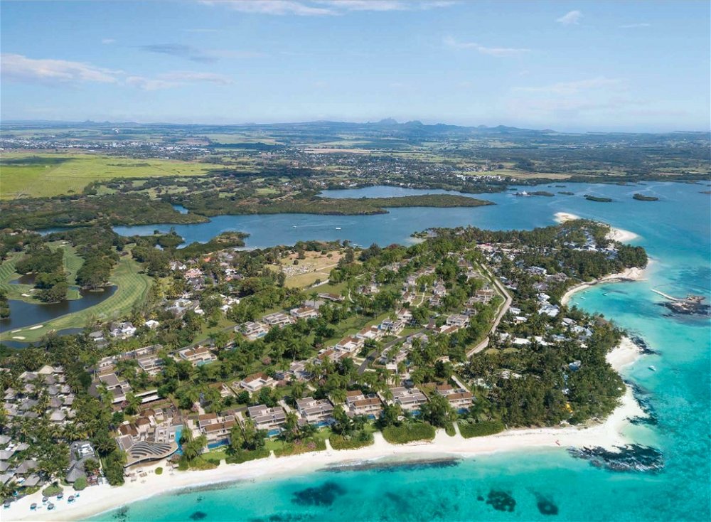 Exclusive beachfront villa for sale in a 5* resort in Poste de Flacq on the east coast of Mauritius 1540008871