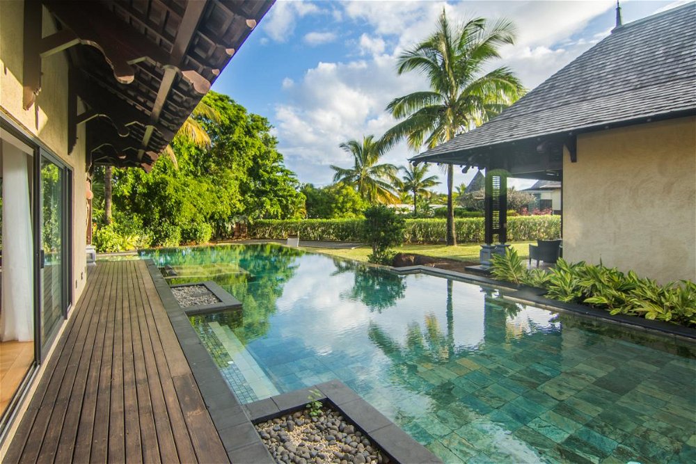 Superb villa for sale in Bel Ombre, Mauritius, with access to the beach and 5* hotel services 1674472804