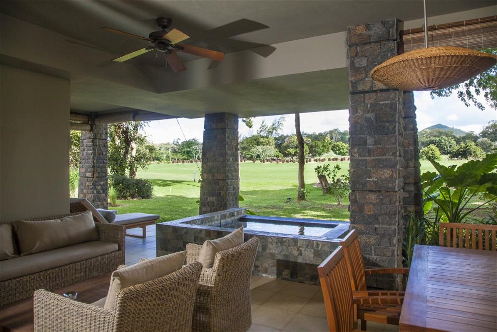 Ground floor apartment for sale in a golf estate in Beau Champ, on the east coast of Mauritius 2178656844