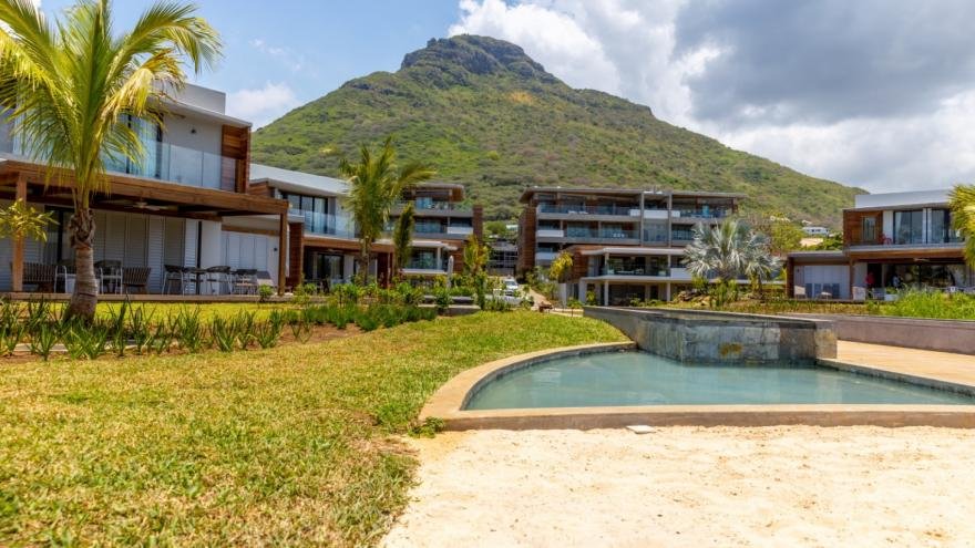 For sale in Tamarin, Mauritius, superb apartment with sea view and direct access to the beach 339582075