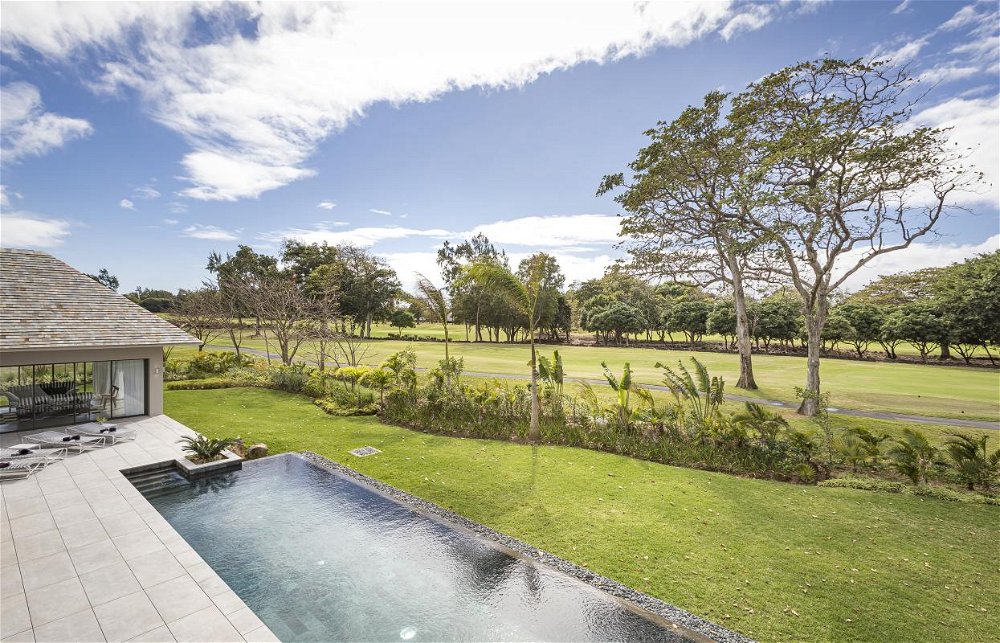 Luxurious villa for sale in a golf estate on the east coast of Mauritius 1993275937