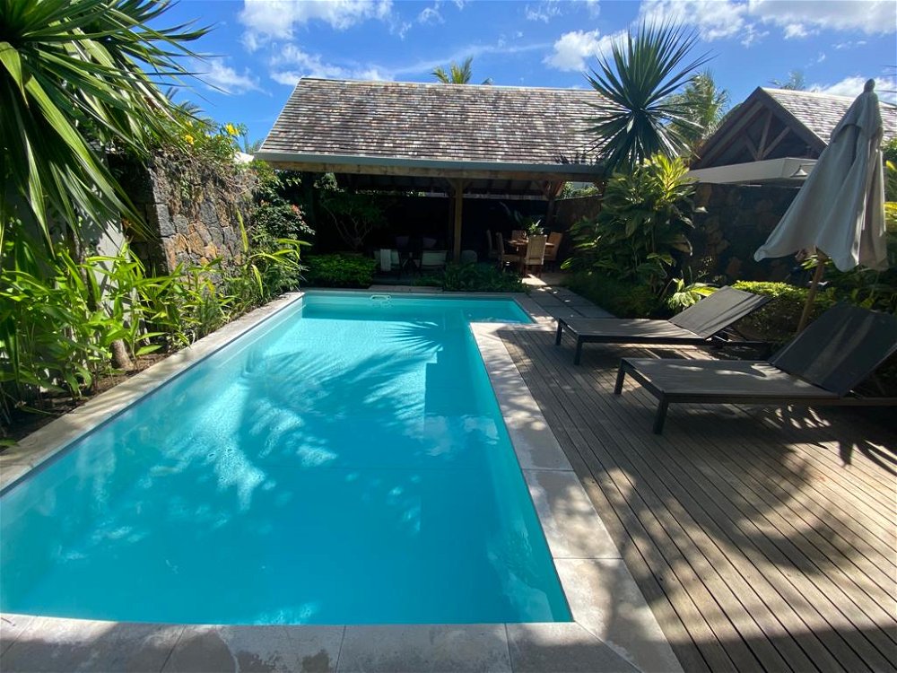 Beautiful villa within walking distance of amenities and the beach for sale in Black River, Mauritiu 2223145450