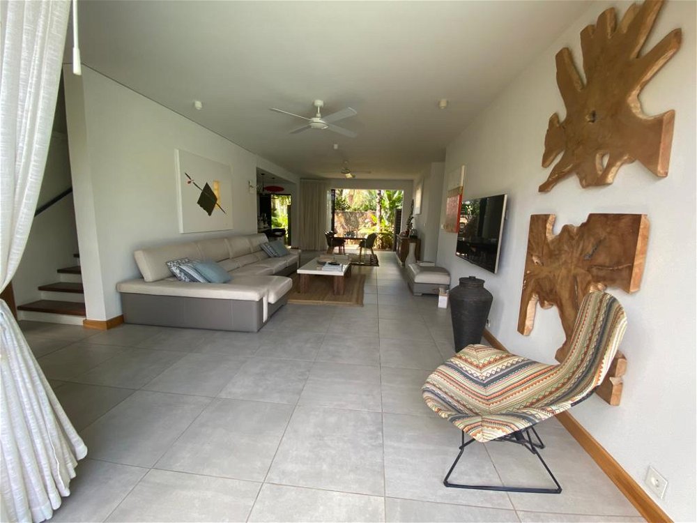 Beautiful villa within walking distance of amenities and the beach for sale in Black River, Mauritiu 2223145450