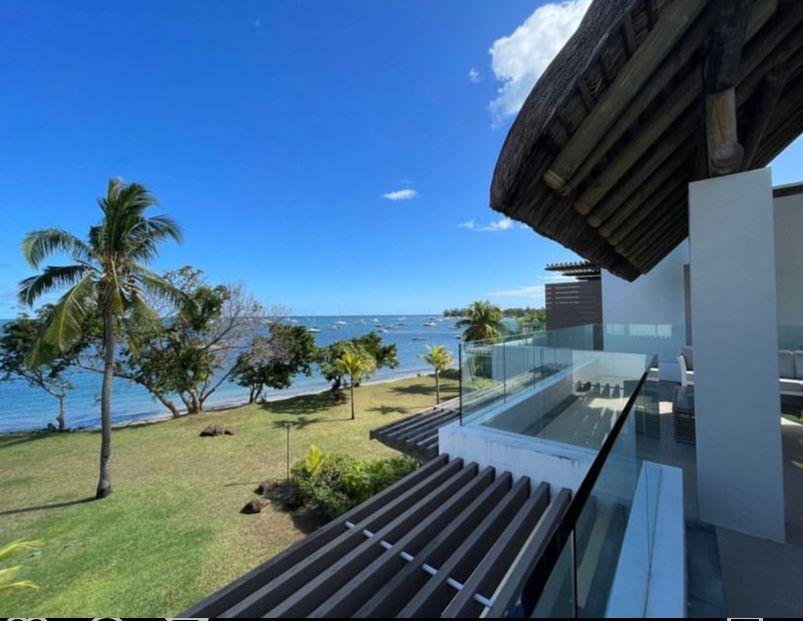 For Sale: Stunning Beachfront Penthouse in Rivière Noire, Mauritius 2123026765
