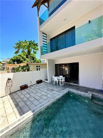 Spacious duplex for sale within walking distance to the beach in Flic en Flac, Mauritius 3227046834