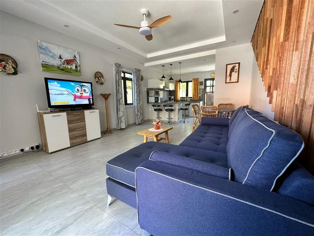 Spacious duplex for sale within walking distance to the beach in Flic en Flac, Mauritius 3227046834