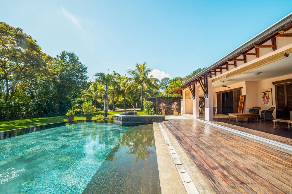 Superb villa for sale in a prestigious golf estate in Tamarin, Mauritius 1388988055