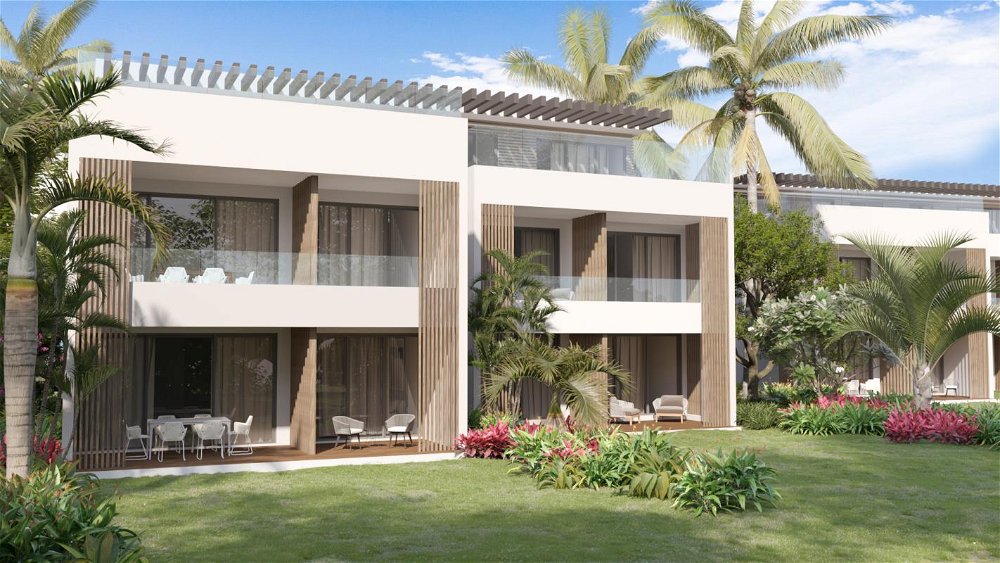 Superb penthouse with sea view for sale in a beachfront resort in Rivière Noire, Mauritius 2554363760