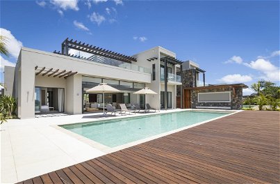 Prestigious villa for sale in a golf estate in Beau Champ on the east coast of Mauritius 4022840219
