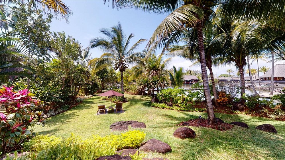 Luxurious beachfront villa for sale in a golf estate in Beau Champ on the east coast of Mauritius 1717798731