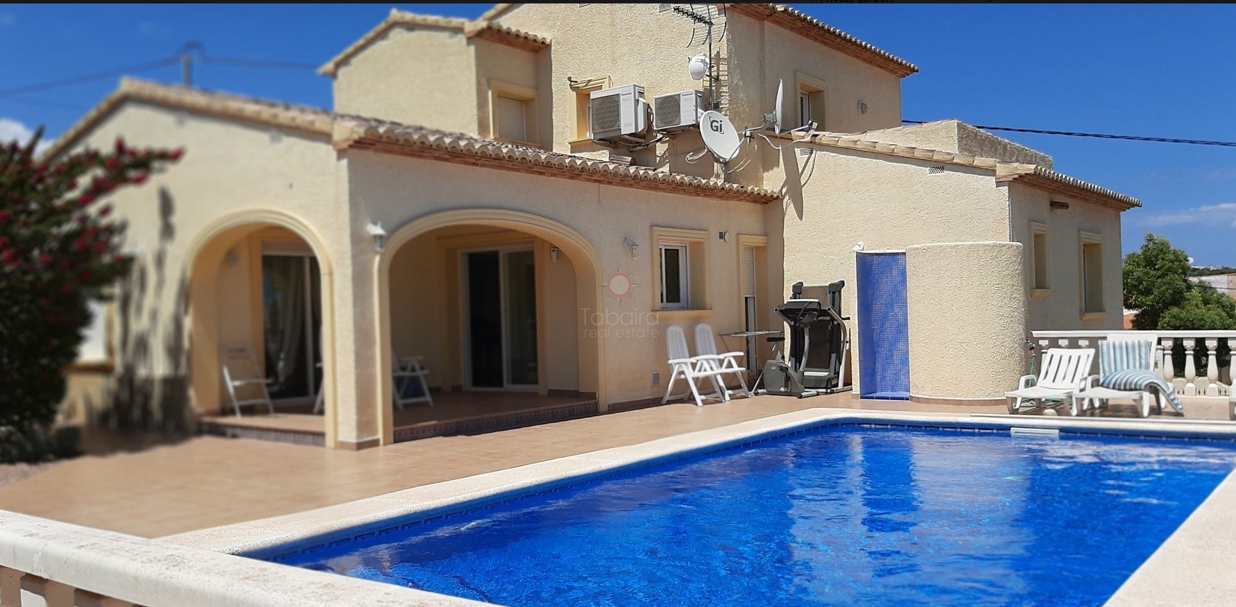Villa for sale in Calpe with four bedrooms