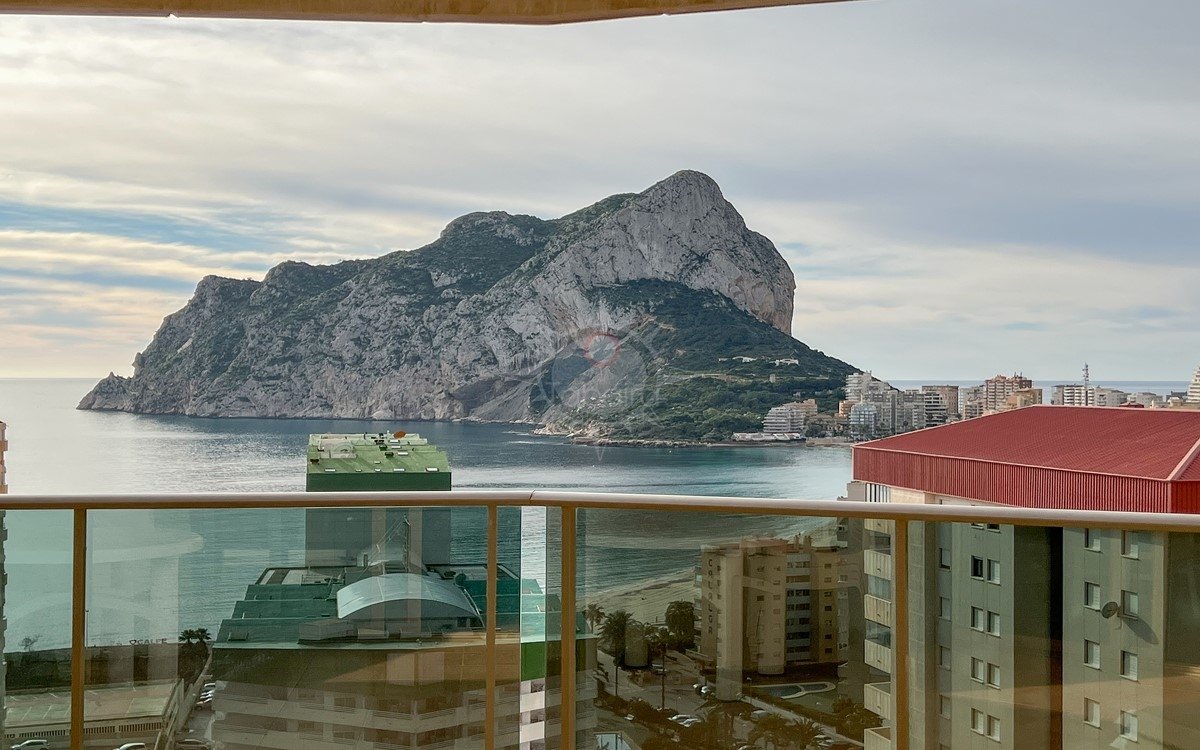 ​Sea view apartment for sale in Calpe next to the beach
