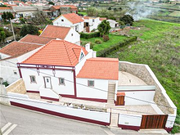 Traditional house near Bombarral 645705830